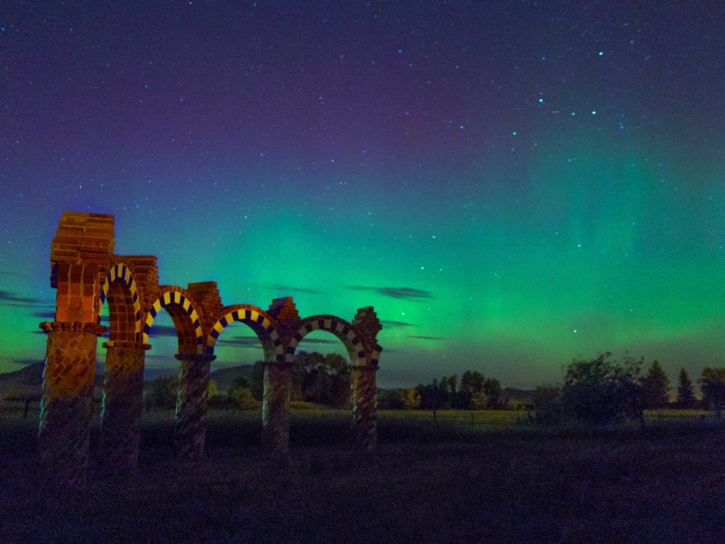 View of Northern Lights and the Aruina arches